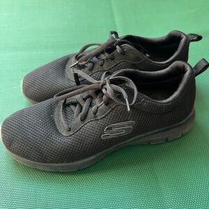 Skechers Memory Foam Women’s Sneakers size 8.5